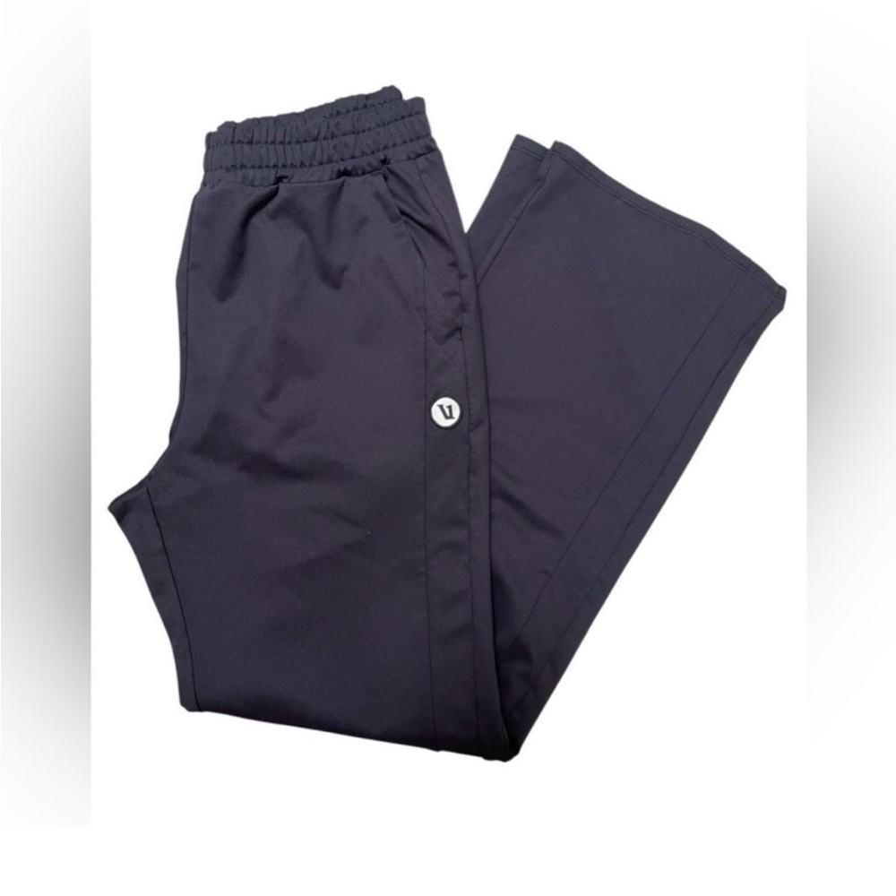 Vuori Black Pants size medium - Picture 2 of 4